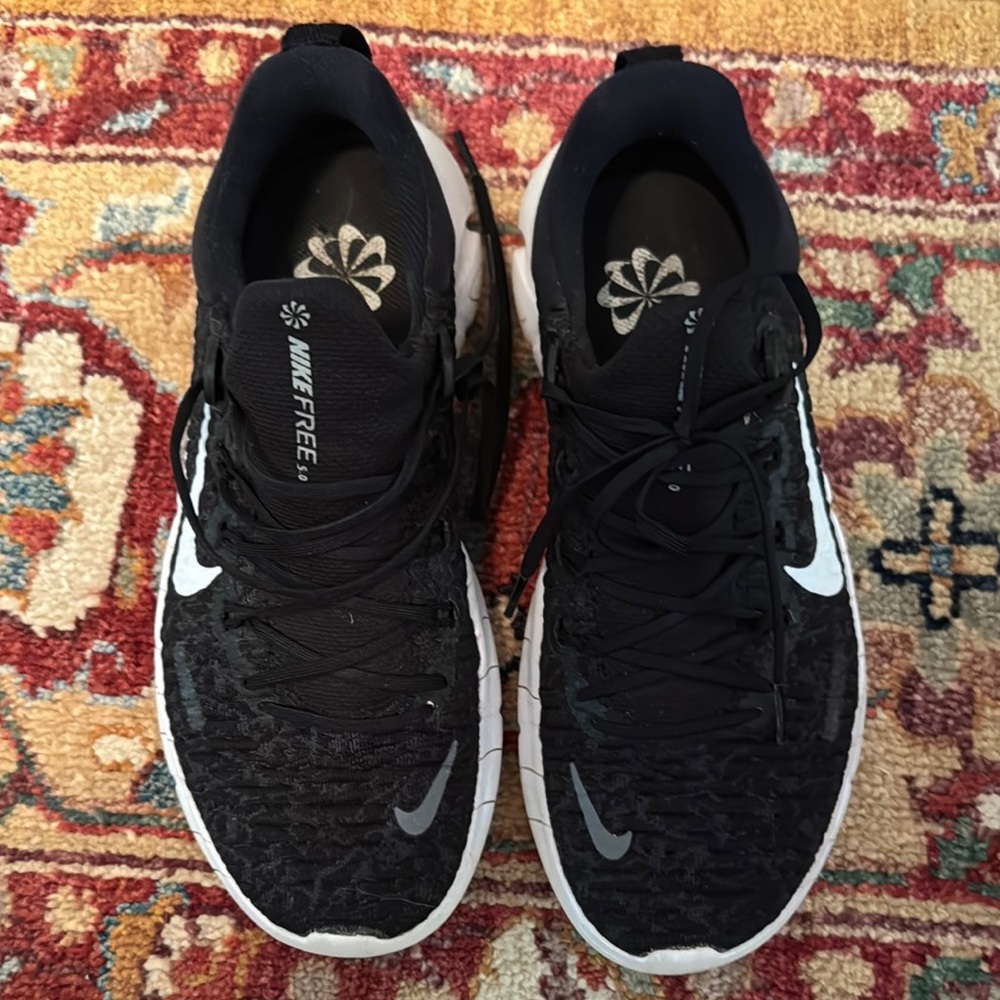 Nike Black and White Running Shoes